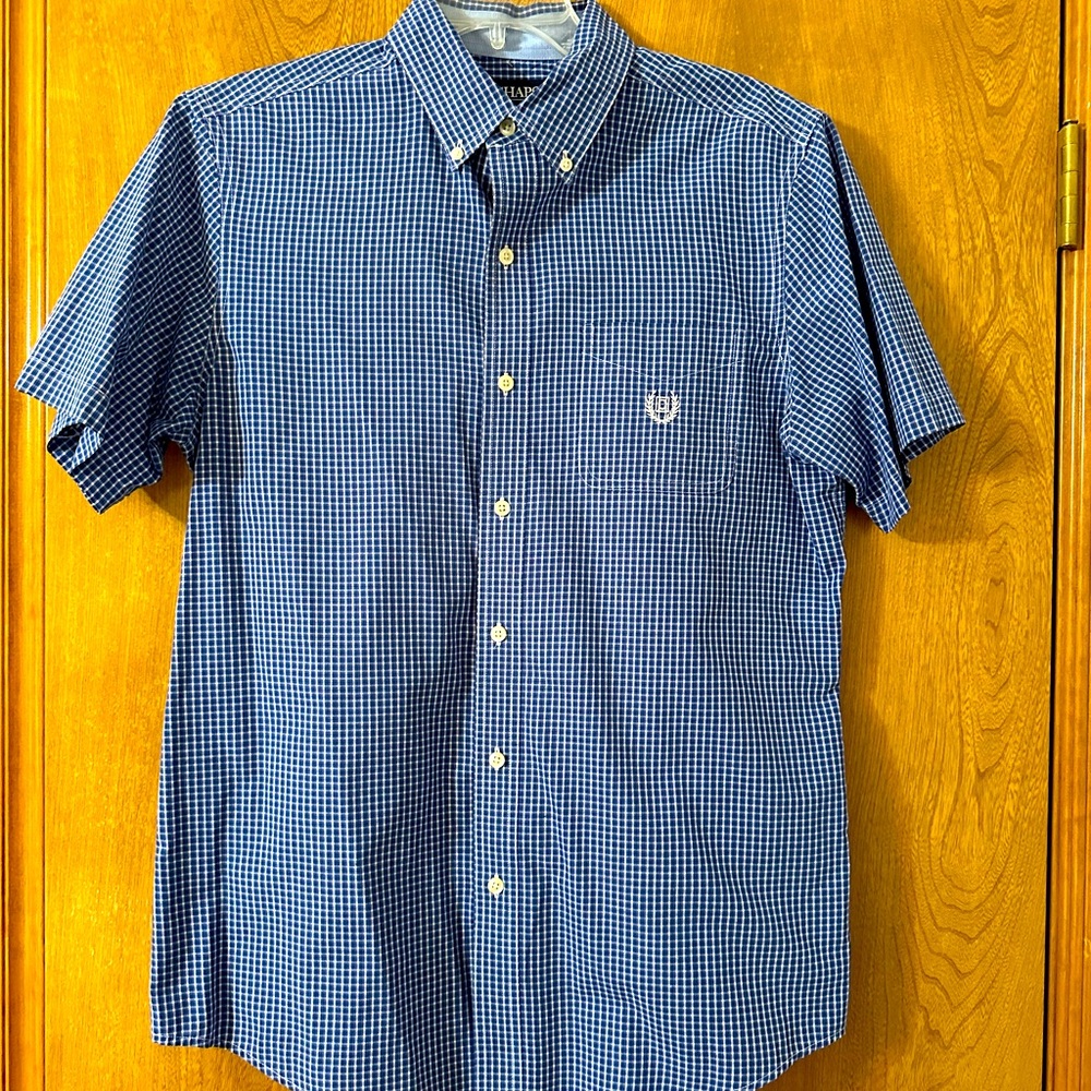 Chaps Men’s Medium shirt white and white striped. Great condition.